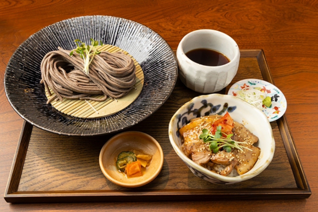 夜限定！濃厚豚焼肉丼セット