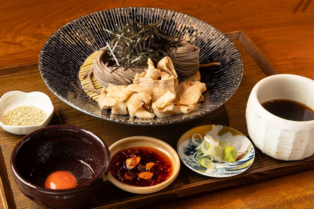 肉盛り真っ赤卵つけそば　冷